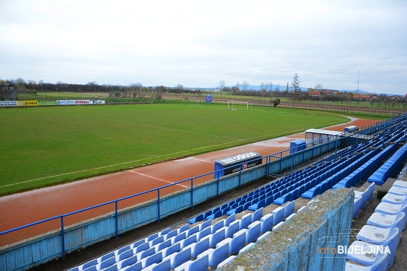 Reflektori i na pomoćnom terenu FK 