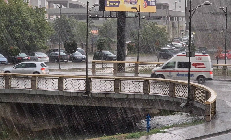 Danas umjereno oblačno, posle podne kiša