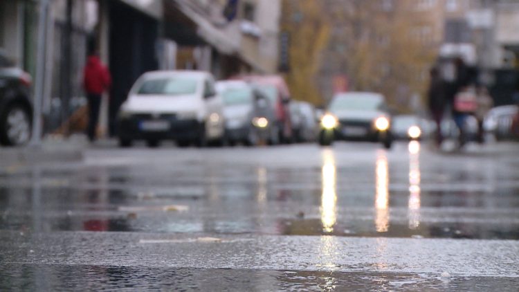 Kolovozi mokri i klizavi, potreban oprez