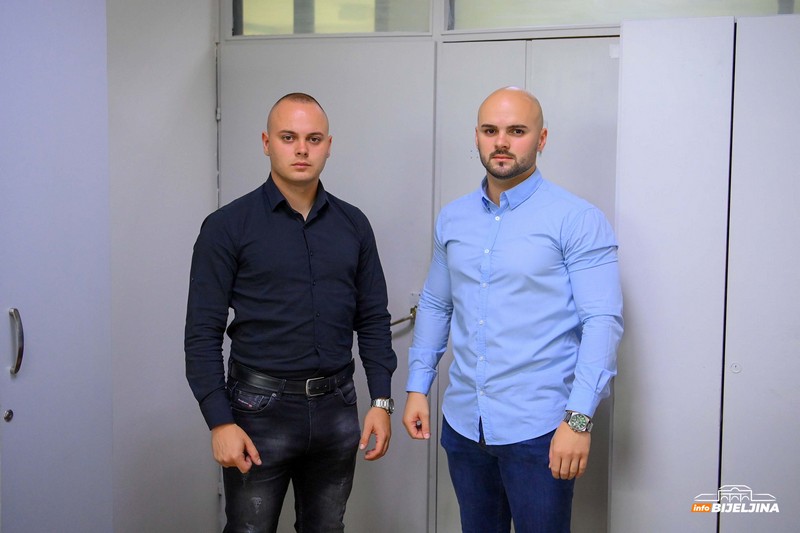 Braća blizanci kriminalistički tehničari u PU Bijeljina: Nema brzih rješenja kao u filmovima (FOTO)