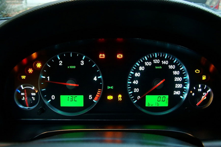  Grešku KOJU prave mnogi vozači, a ne znaju da time uništavaju automobil