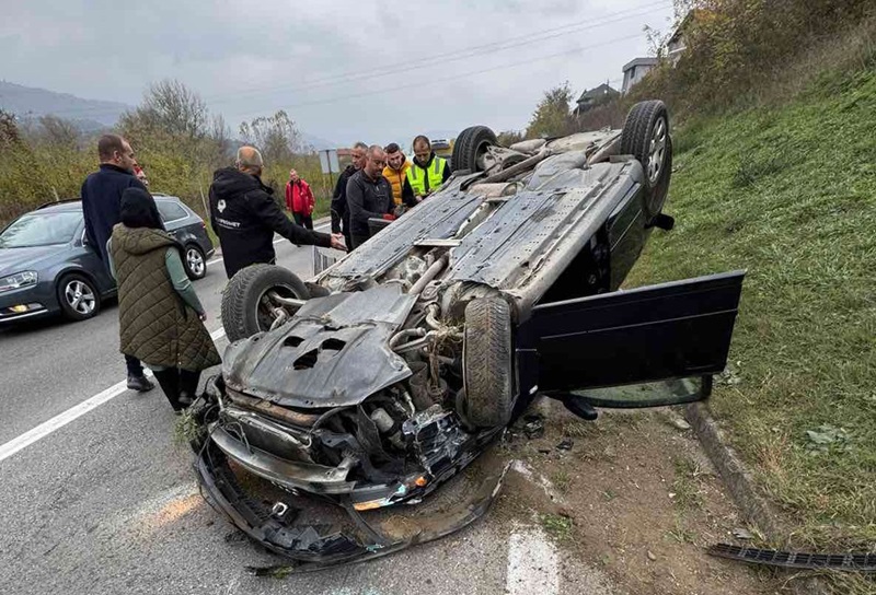 Detalji stravične nesreće u BiH: Poginuo vozač audija, žena povrijeđena