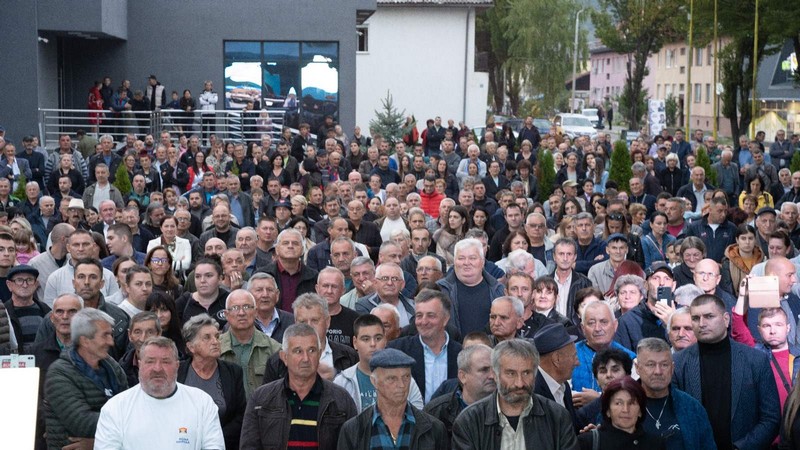 Brojni Majevičani na skupu  pod nazivom „Ne rudniku litijuma“ (FOTO)