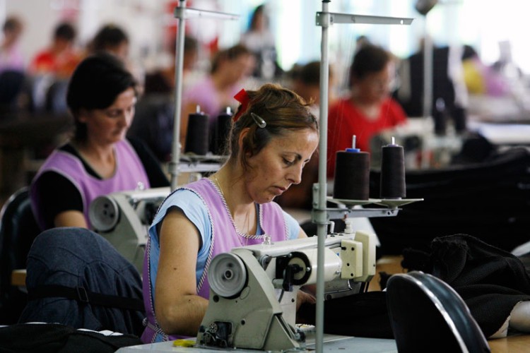 Fabrike tekstila odbijaju narudžbe jer nema ko da šije
