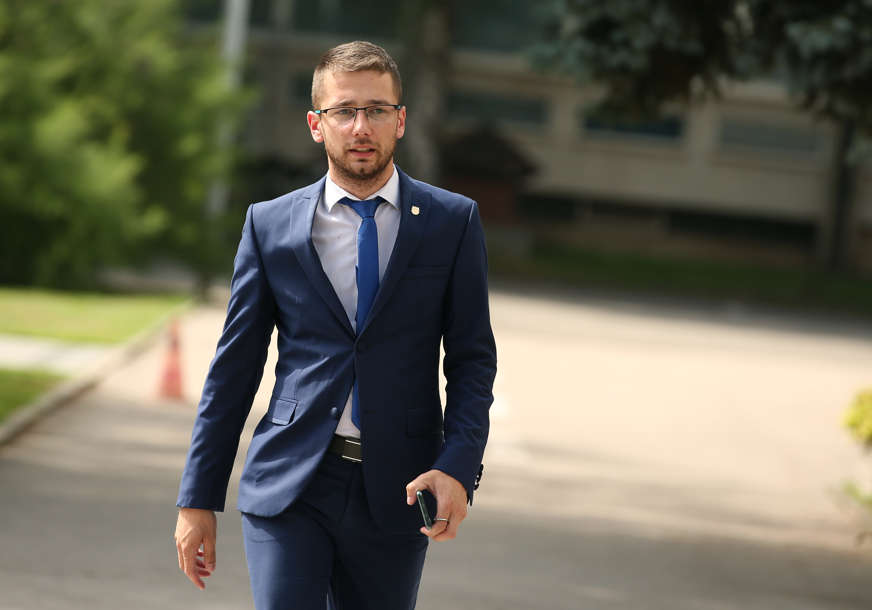 “PUŠTEN JE MOJ PRIVATNI SNIMAK” Ivan Begić se povlači iz politike i napušta PDP