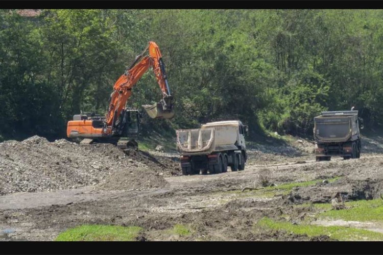 Direktor osumnjičen da je nelegalno iskopao i za 800.000 KM prodao pijesak i šljunak