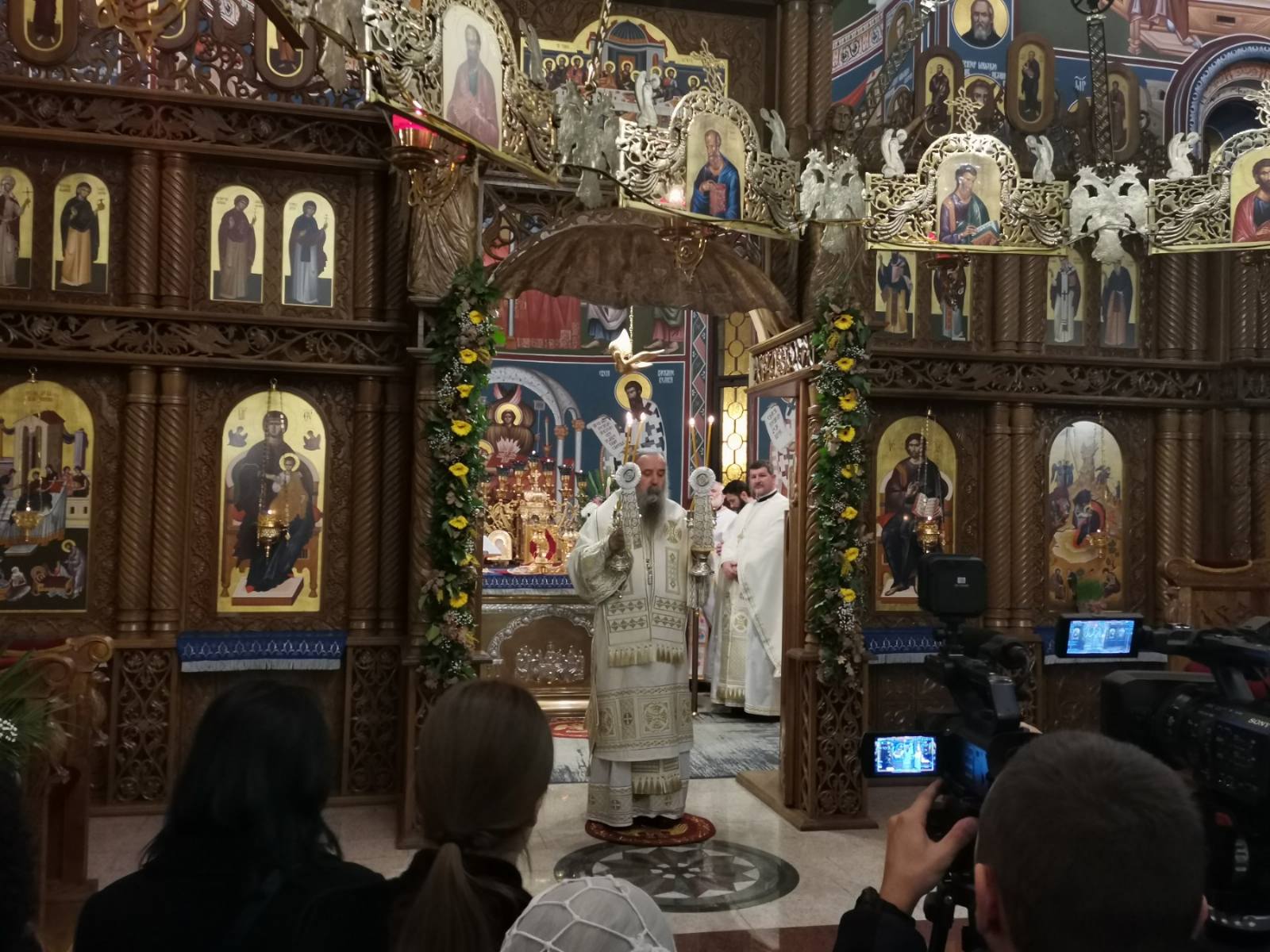 Bijeljina: Veliki broj vjernika na Božićnoj liturgiji (FOTO)