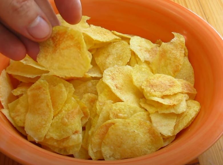 Njemački trgovački lanac povlači popularni čips, jer je OPASAN po zdravlje