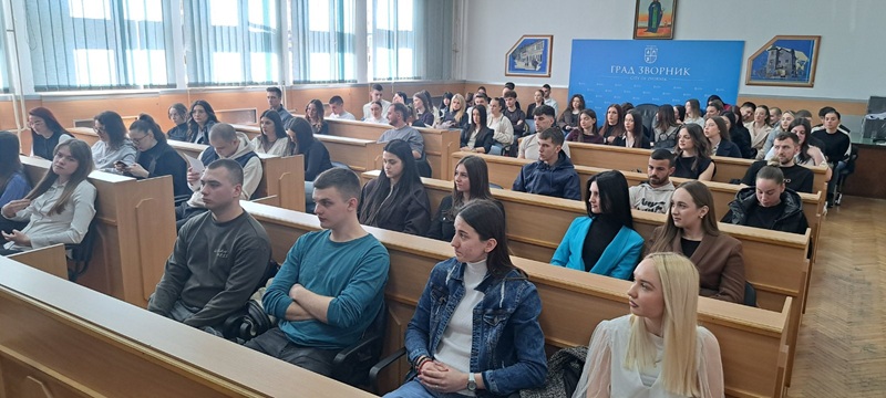 Zvornik u dvije godine povećao stipendije za 30 odsto: Za 163 studenta od 700 do 1.300 KM