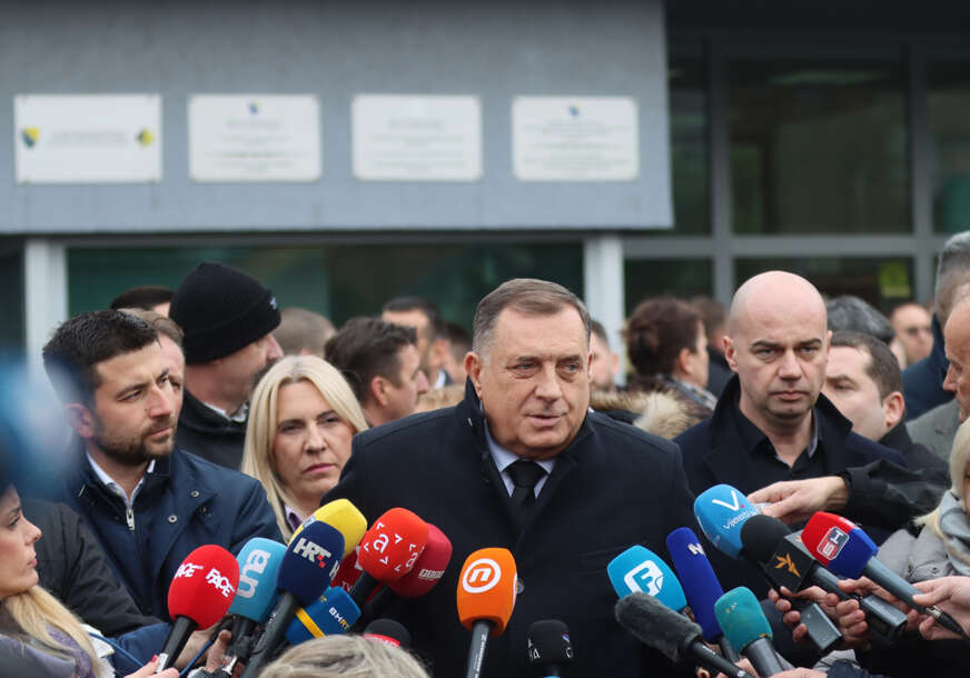 Dodikova odbrana: Imamo 112 pitanja za Šmita