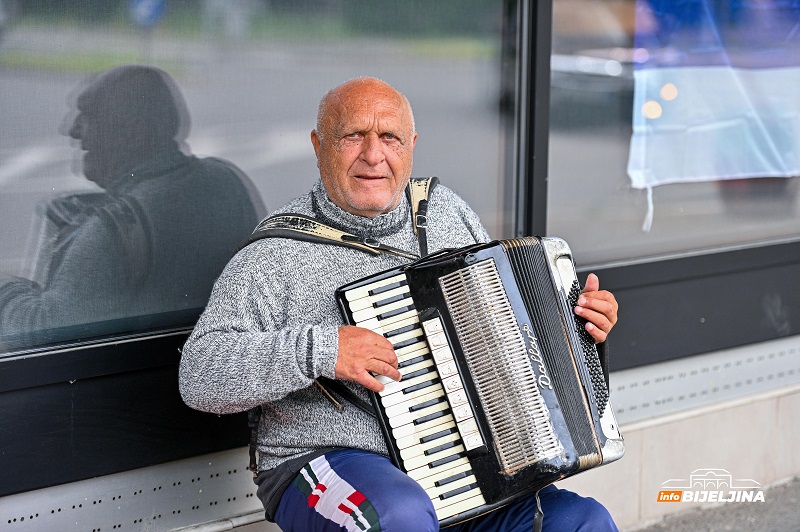 Rista Brkić iz Duvaništa, samouki harmonikaš (FOTO, VIDEO)