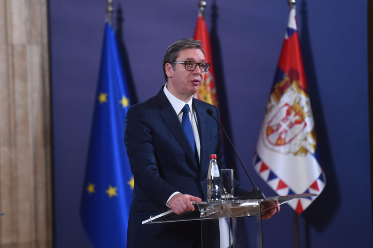 Vučić potvrdio da sutra ide na samit u Tiranu
