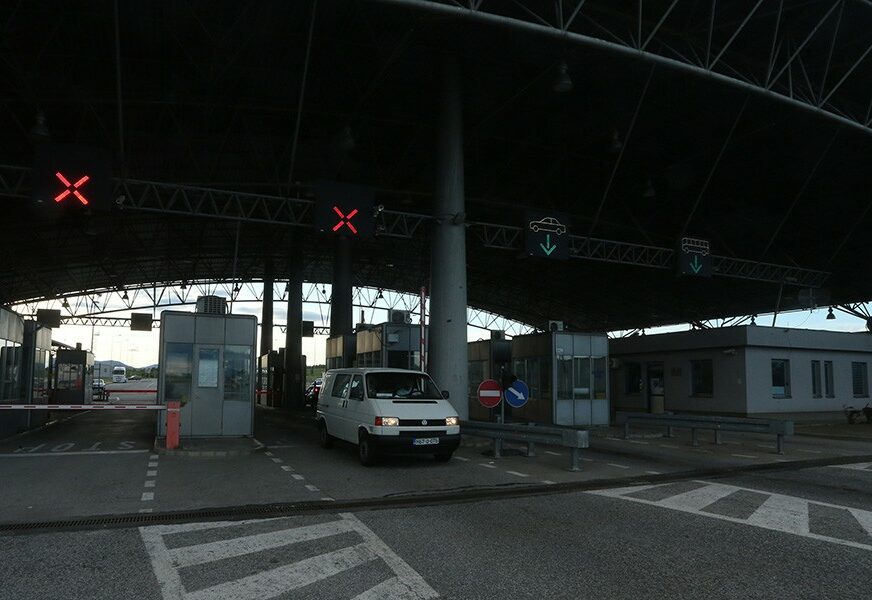 Kolone od ranog jutra na pojedinim graničnim prelazima