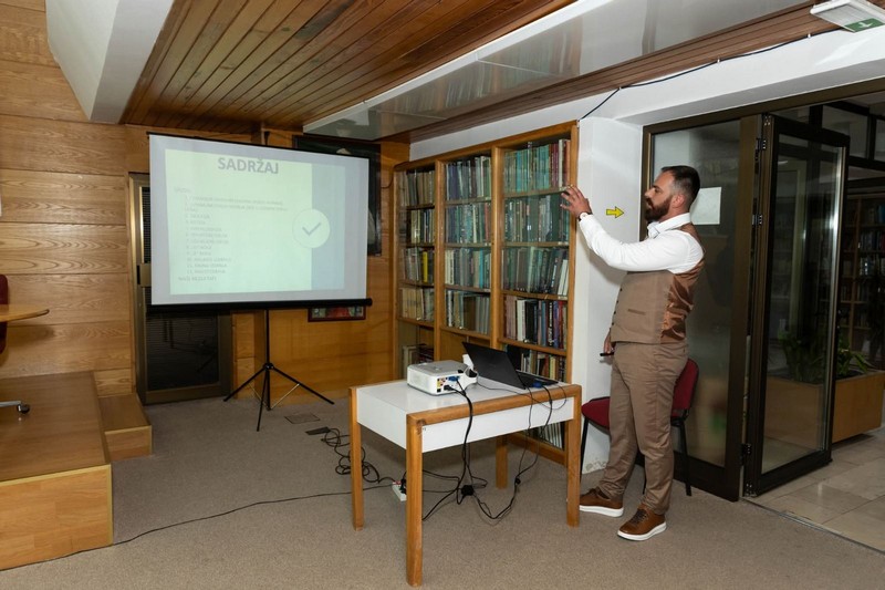 Aleksandar Boroja i Dejan Gojković predstavili knjigu: Vježbanje ključ očuvanja zdravlja i vitalnosti (FOTO)