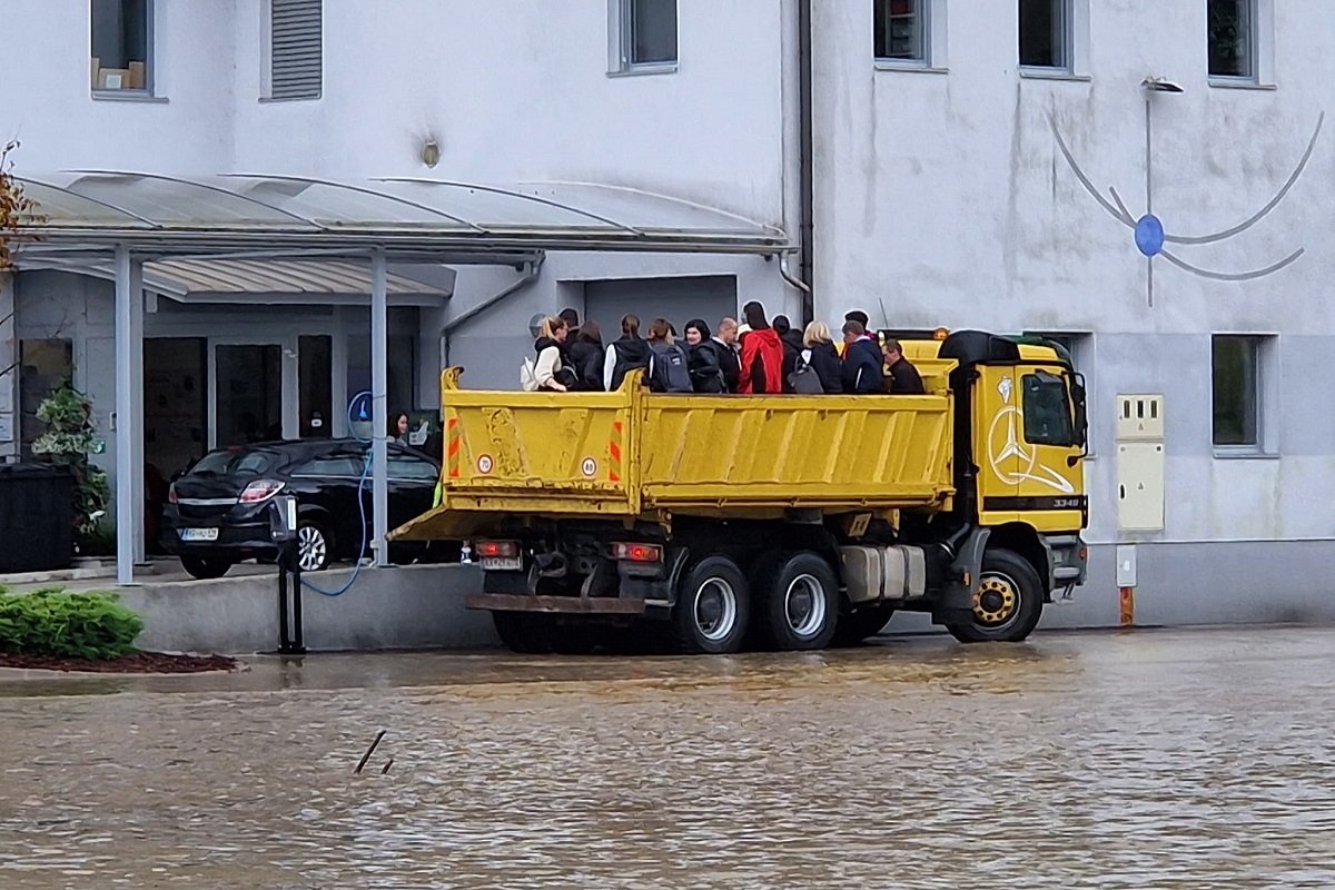 Obilna kiša u Sloveniji ponovo izazvala poplave i klizišta