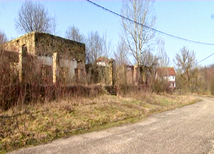 Pomoć stigla i iz Semberije, Majevice i Podrinja: Mještani Rastošnice obnavljaju stari hram koji je bio potopljen (FOTO)