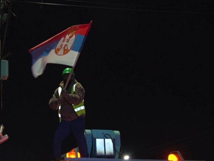 Uoči Vaskrsa policija samoproglašenog Kosova uklanja srpske zastave