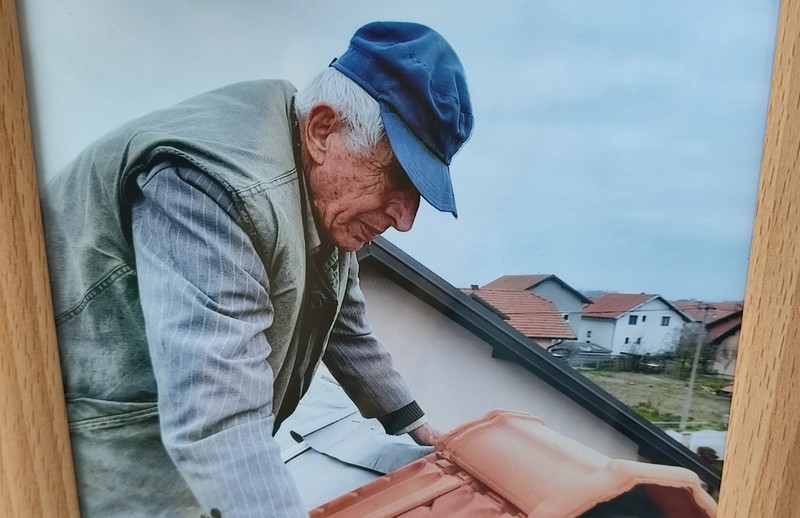 Petar (90) ne odustaje od zanata: Kuće gradio od Bijeljine do Beograda, još ga drži želja za radom