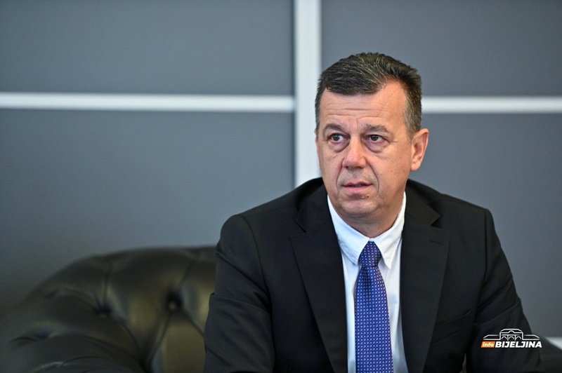 Dakić: Stvaramo uslove za što bezbjedniji saobraćaj na našim putevima