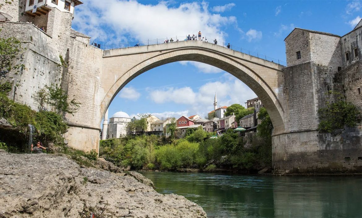 Izmjereno 50 stepeni Celzijusovih ispod Starog mosta u Mostaru