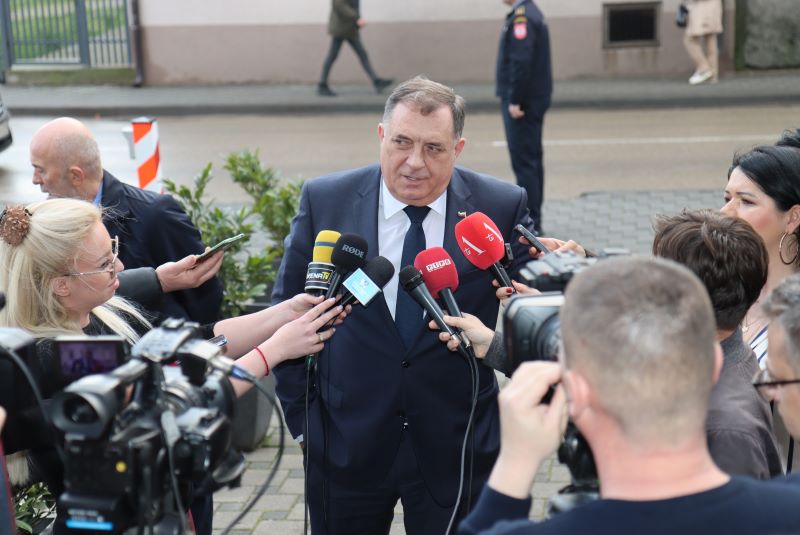Dodik u Bijeljini: Upoznaću ratne oficire i komandante sa stanjem u Srpskoj