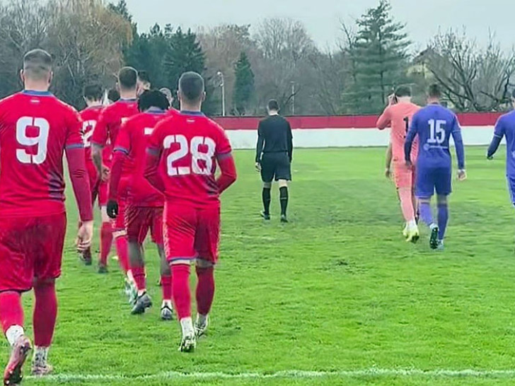 Nezapamćen skandal u Čačku: Navijači skinuli dresove igračima, prijetili bombom