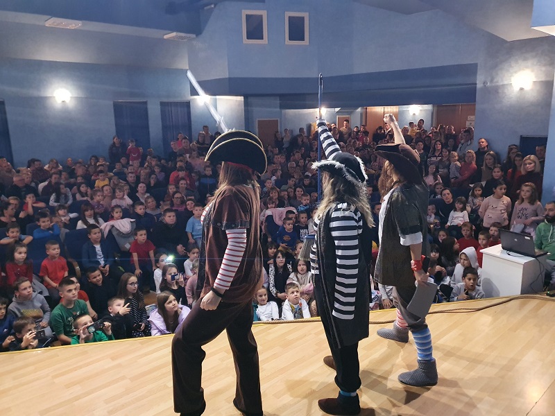 Dječiji vrtić “Duško Radović” iz Ugljevika obilježio 100 godina od rođenja velikog pjesnika čije ime nosi