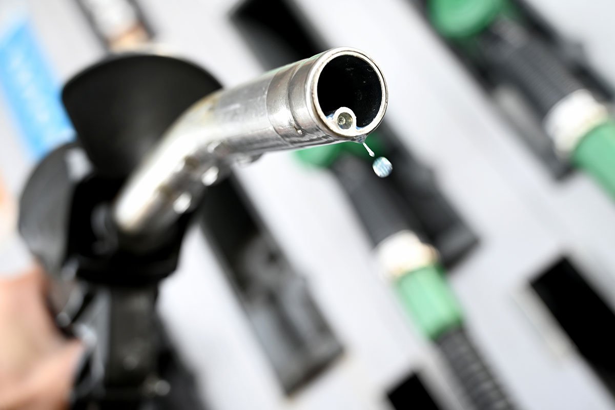 Kako lako možete provjeriti ima li vode u gorivu koje točite