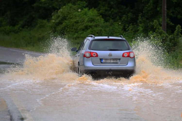 UPOZORENJE METEOROLOGA: Obilne padavine mogu izazvati izlivanje bujičnih vodotoka