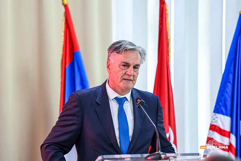 Siniša Karan sutra stiže u Bijeljinu