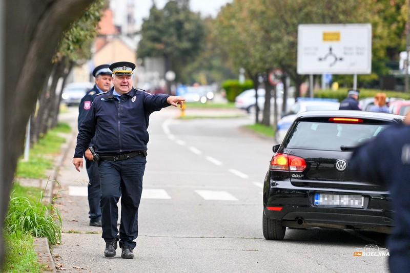 Bijeljina: Počela podjela biračkog materijala, sve nadzire policija (FOTO)