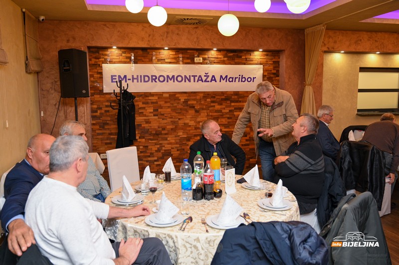 Radnici “Hidromontaže” se okupili u Bijeljini: Firma koja je iza sebe ostavila fabričke gigante i neraskidiva prijateljstva (FOTO)