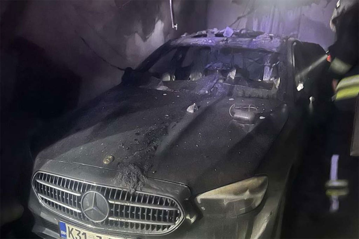 Zapaljen automobil Dževada Mahmutovića, delegata u Vijeću naroda RS