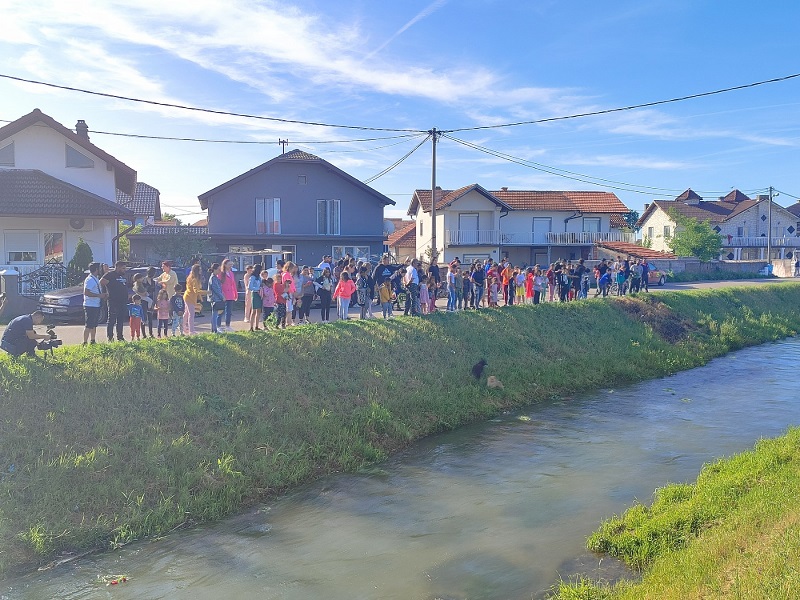 Romi u Bijeljini obilježili Đurđevdan i dolazak proljeća (FOTO)