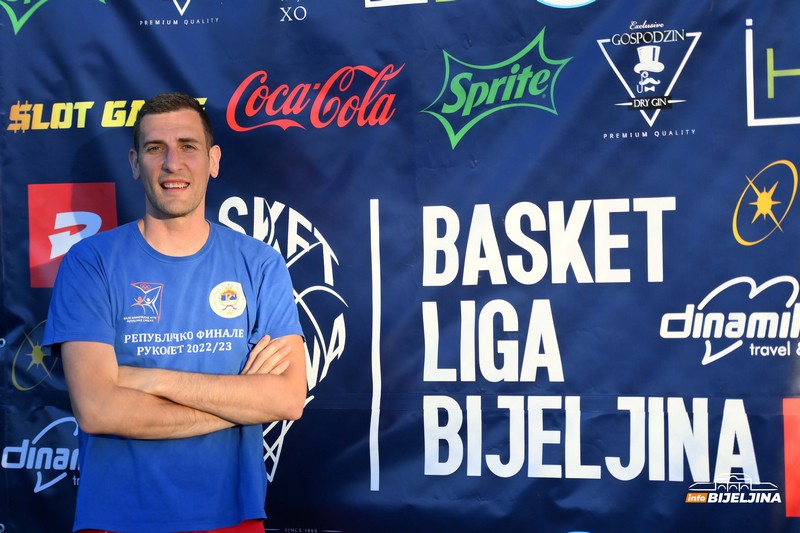 Košarkaška magija u Bijeljini: Legendarni asovi ponovo na terenu Radnika (FOTO)