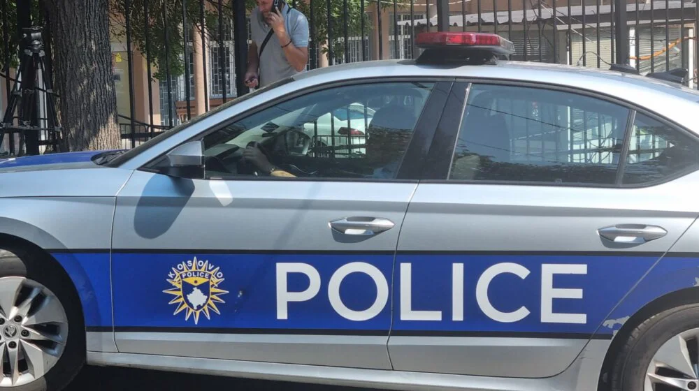 Kosovska policija prekinula i zabranila predstavu za djecu u Lešku