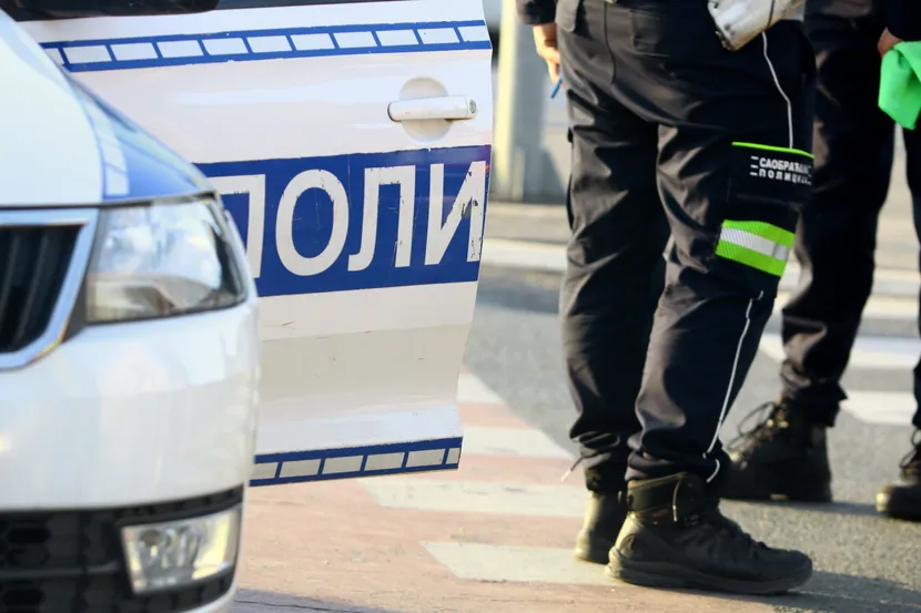 Obilazio kolonu pa izazvao direktan sudar, troje teško povrijeđeno