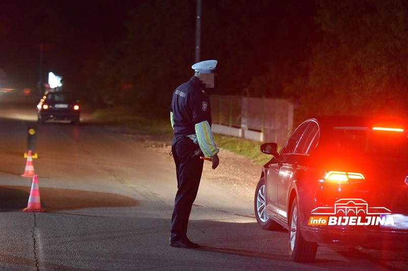 Policajac priznao da je kazne pisao na vozače koji nisu činili prekršaje