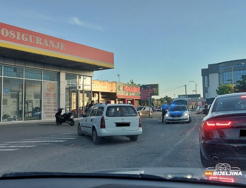 Bijeljina: U udesu povrijeđen maloljetnik (FOTO)