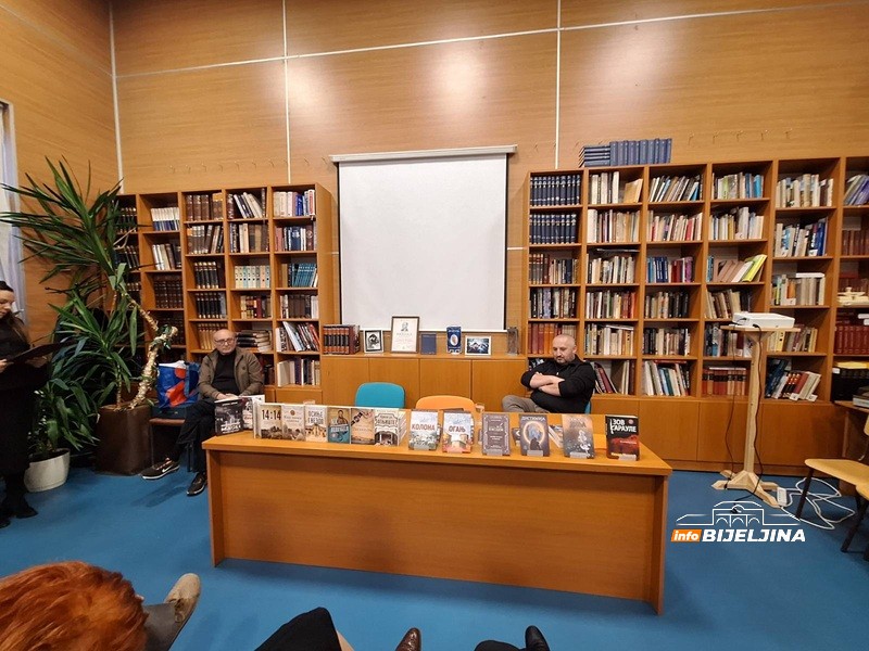 Vlado Arsić i Nenad Milkić u Han Pijesku: Od opasnosti koje vrebaju djecu do antiratnih priča (FOTO)