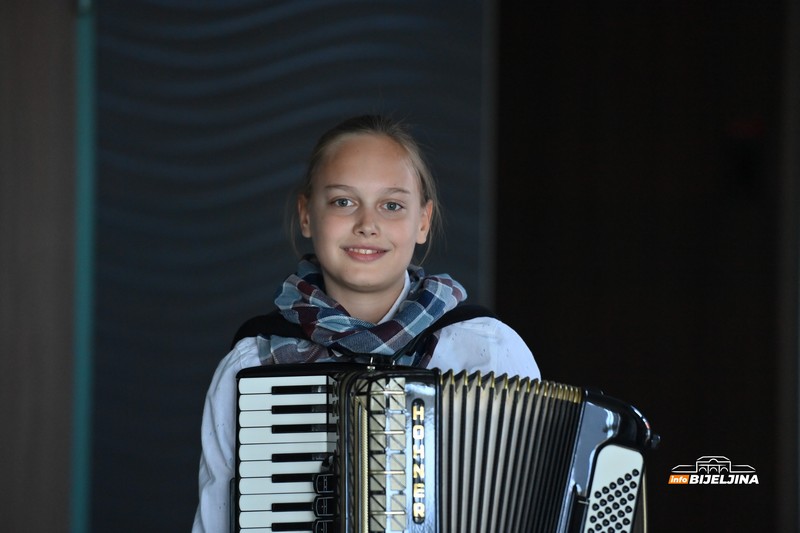 Bijeljinac Miodrag Vuković (13) virtuoz na harmonici: Želi da ima svoj orkestar (FOTO)
