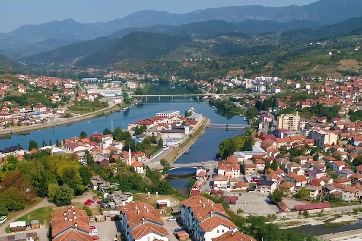 Gost iz Dubaija izgubio torbicu, Višegrad ga oduševio poštenjem
