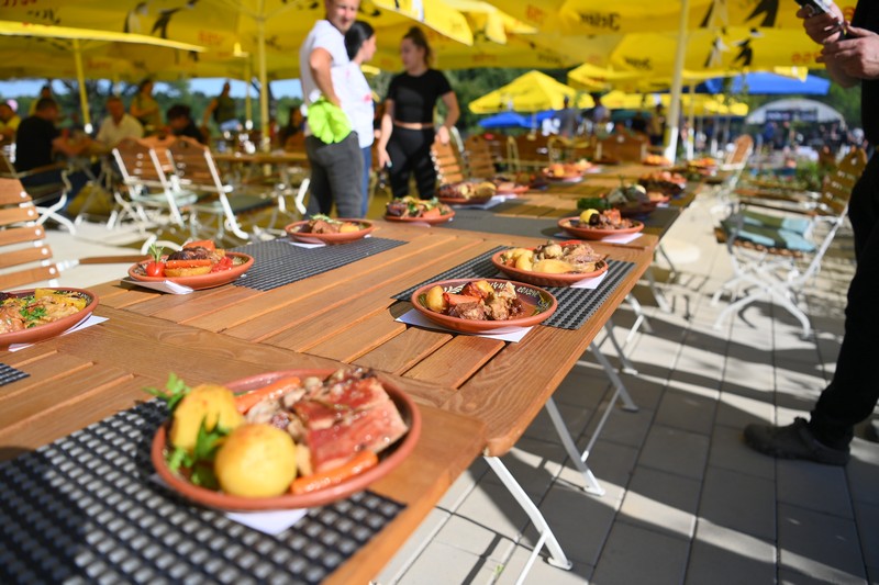 “Sač fest” okupio više od 1.000 ljubitelja druženja: Prva nagrada za “Medaljon promet” (FOTO)