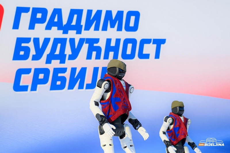 Na skupu u Beogradu humanoidni roboti igrali 