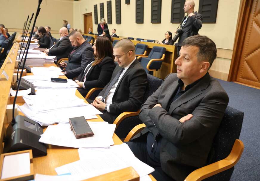 Vukanović ponovo izbačen sa sjednice parlamenta