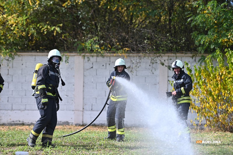 Bijeljina: Višenamjenske terenske jedinice Crvenog krsta RS pokazale obučenost u slučaju katastrofa (FOTO)