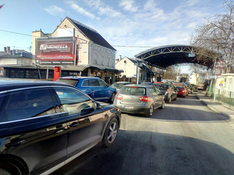 Popuštanje mjera i sezona godišnjih odmora: Pojačan saobraćaj na izlazu iz BiH