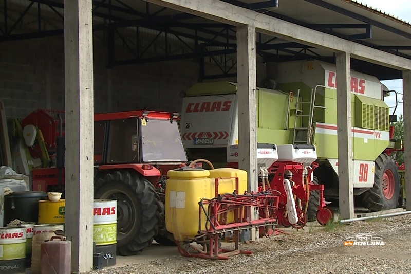 Semberci u farme sve više uvode robote od skoro 500.000 KM: Kakva su iskustva? (FOTO)