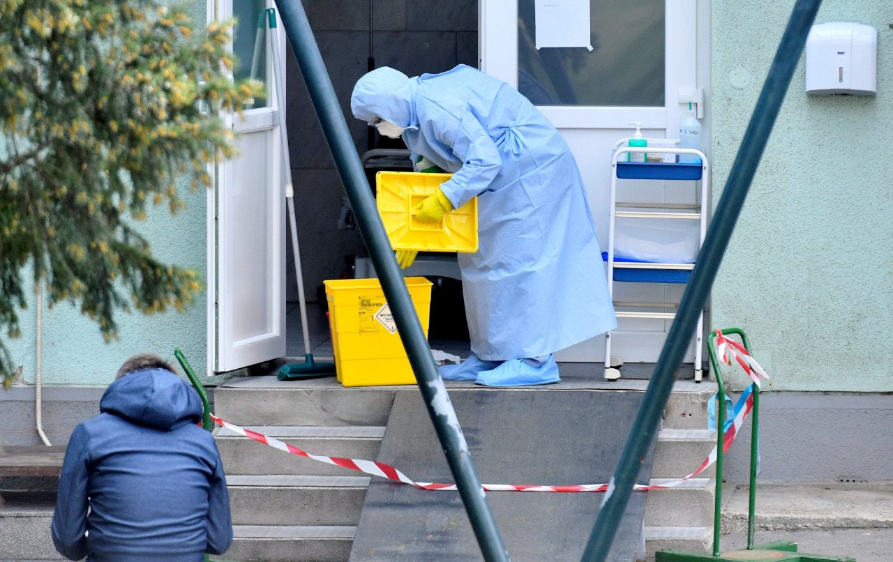 Raste broj hospitalizovanih: Više od 900 zaraženih za sedam dana, u bolnicama 300 pacijenata