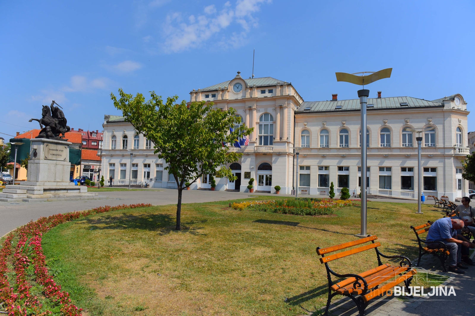 Načelnik odjeljenja osumnjičen da je oštetio grad za 630.500 KM